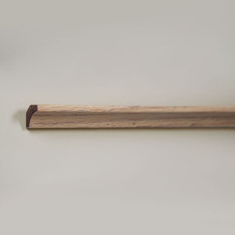 Massivt tre innvendig hjørnelist/Scotia-list (omviklet med rød eikfiner + maling) - Eik farge 3/5' x 3/5'