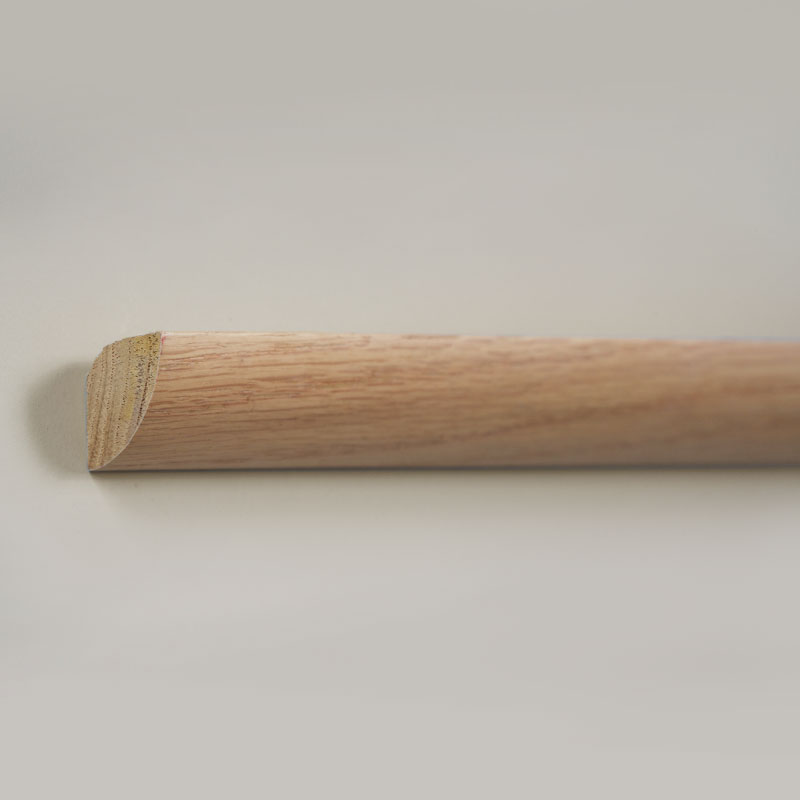 Solid Wood Quarter Round List (omviklet med rød eikefiner + maling) - Eik farge 7/8' x 7/8'