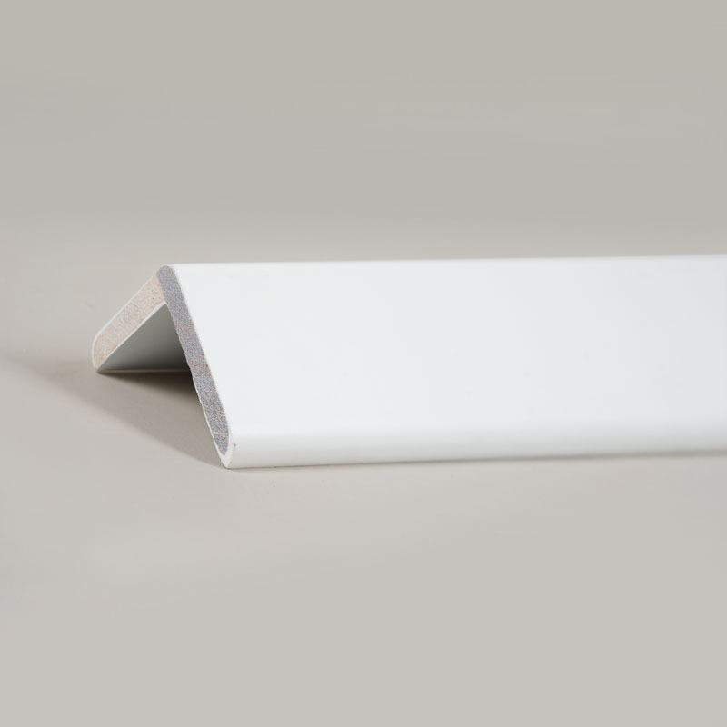 Massivt tre rett vinkel (90°) overgangslist (fyllgrunnet+ maling) – hvit 1 1/2' x 1 1/2'