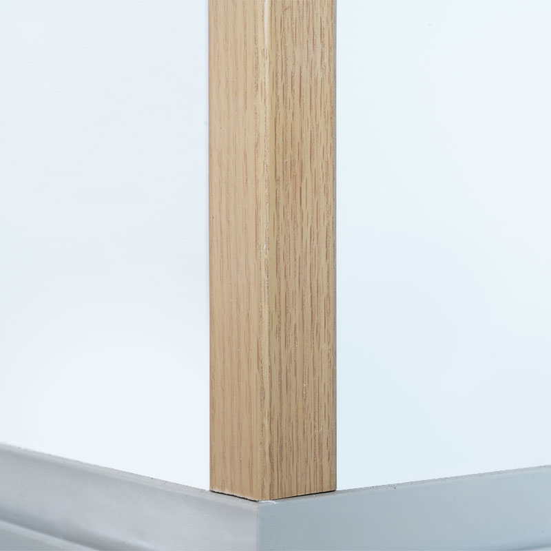 Massivt tre rett vinkel (90°) overgangslist (omviklet med rød eik finer+ maling) - eik farge 1 1/2' x 1 1/2'