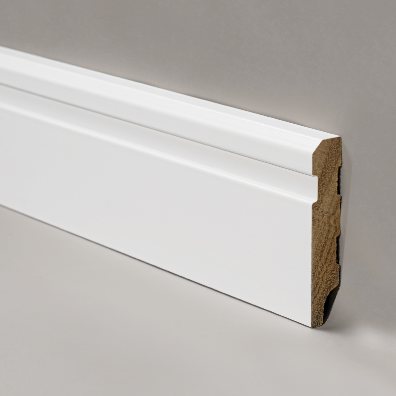 Sokkellister i heltre (grunnet og malt med fyllstoff) - Hvit 3/5' x 3 1/6'