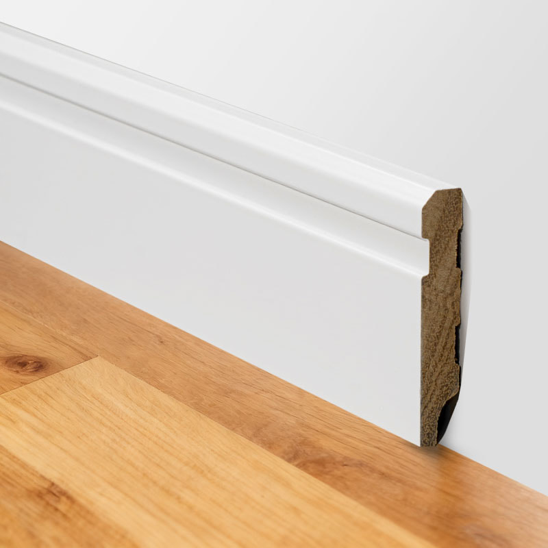 Sokkellister i heltre (grunnet og malt med fyllstoff) - Hvit 3/5' x 3 1/6'